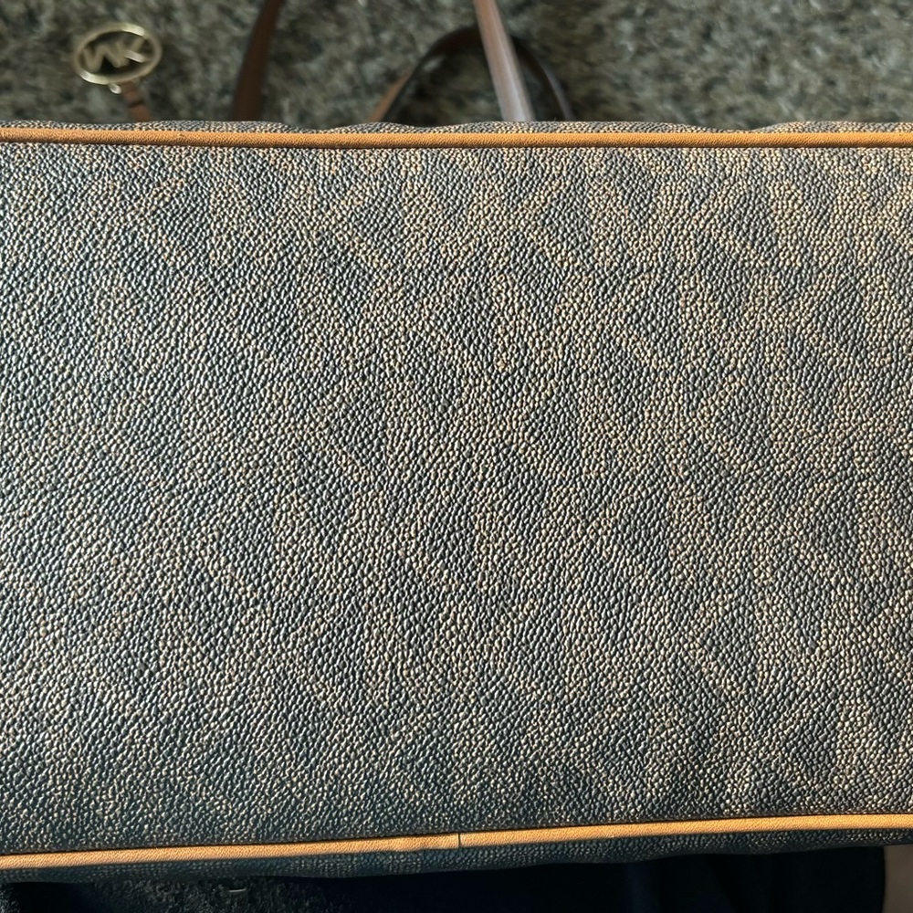 Michael Kors purse. Used for short time, just too big. Excellent condition. - Picture 4 of 4